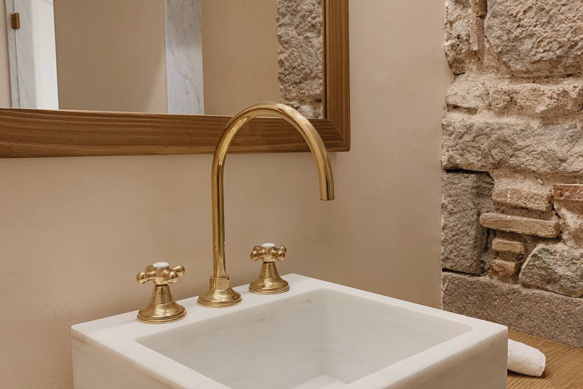 superior double room, terrace | bathroom | free toiletries, hair dryer, towels, soap