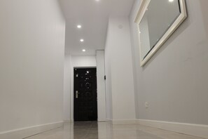 Interior - City Center Apartment – Romana#3 (București)