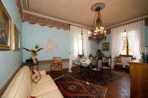 TV, fireplace, DVD player, table tennis