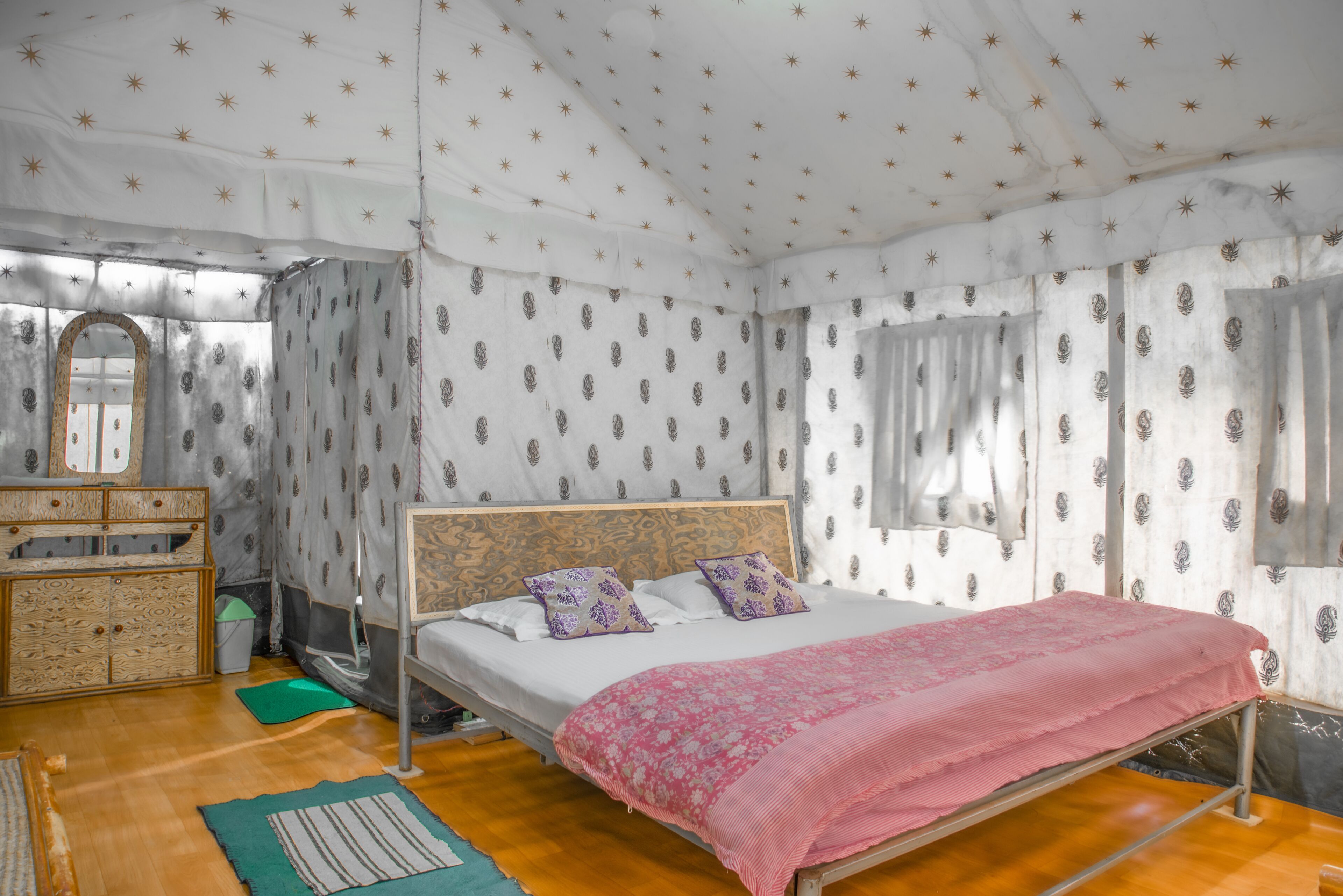 Monk tent by LivingStone Swiss tent