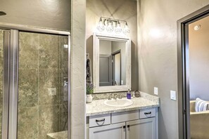 Amenidades de baño gratuitas y toallas 