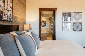 3 bedrooms, iron/ironing board, free WiFi, bed sheets - Silver Star Ski-In/Ski-Out | Hot Tub & Resort Amenities (Park City)