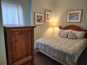 2 bedrooms, iron/ironing board, WiFi, bed sheets - Dauphin Island Beach Club 310B Budget Friendly near the Beach!! (Dauphin Island)