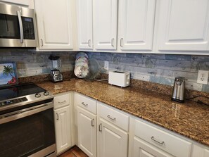 Fridge, microwave, stovetop, dishwasher