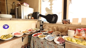 매일 현지식 아침 식사 유료