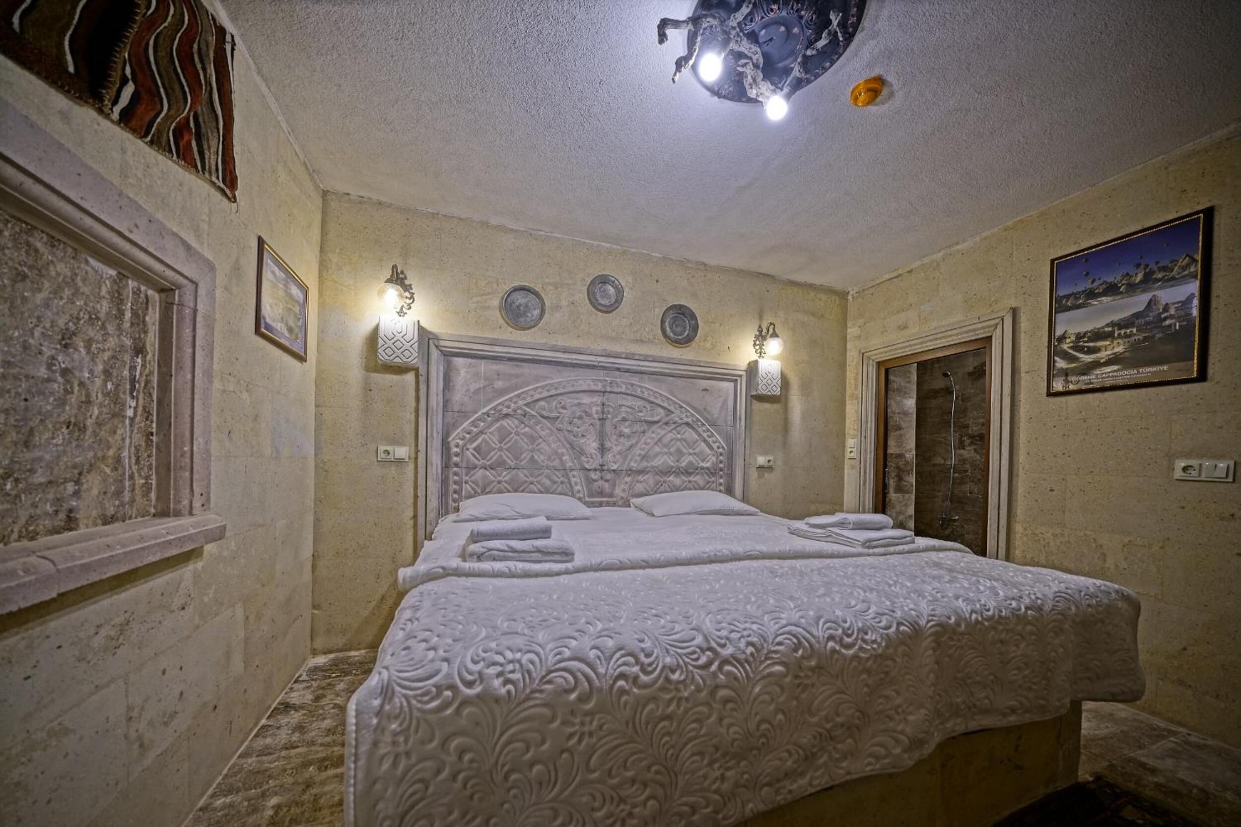 Soundproofing, free WiFi, bed sheets