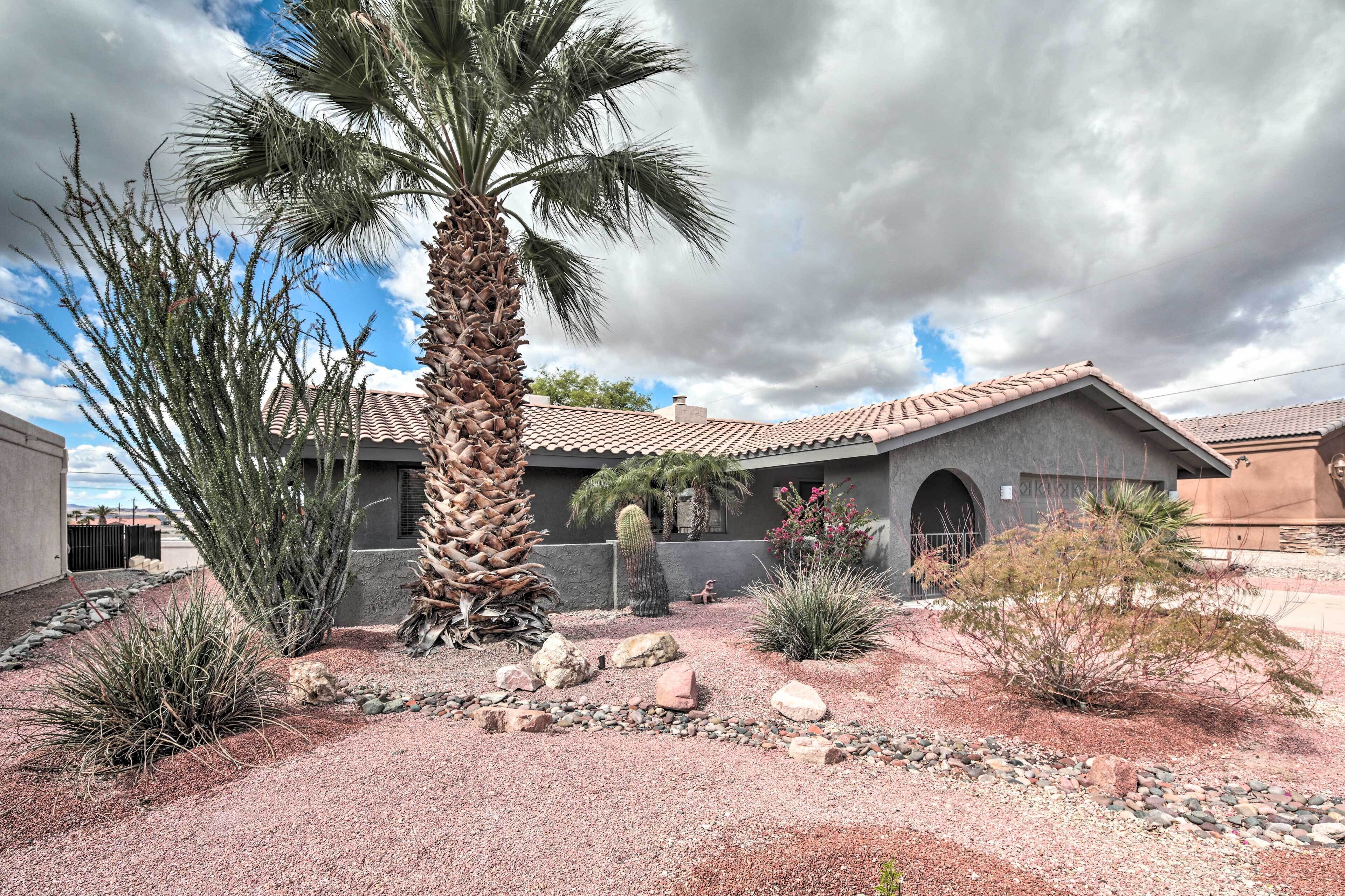Secluded Home: 3 Mi to Lake Havasu State Park!