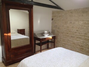 4 bedrooms, iron/ironing board, WiFi, bed sheets - Gemini Les Constellations (Dœuil-sur-le-Mignon)