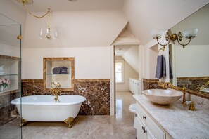 Badewanne, Haartrockner