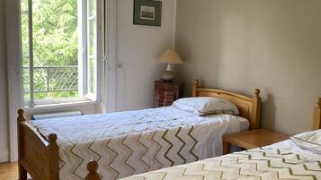 6 Schlafzimmer, Bügeleisen/Bügelbrett, Reisekinderbett, WLAN