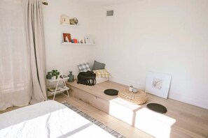 1 bedroom, WiFi, bed sheets