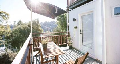 Private & Quiet Los Feliz Guest Suite with VIEWS!