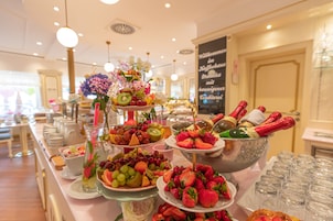 Free daily full breakfast