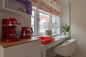 Quarto casal luxo, sacada | Comodidades do quarto