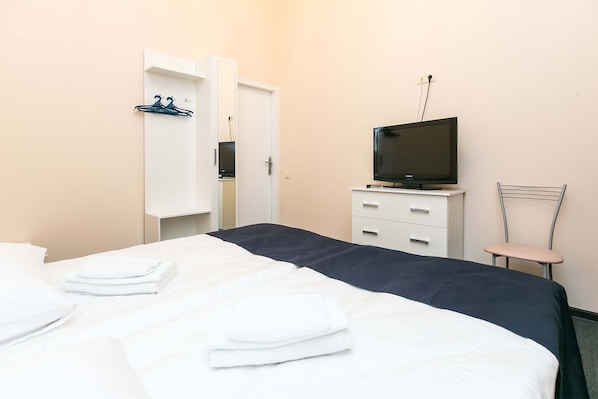 Quarto casal ou duplo superior | Roupas de cama antialérgicas, camas Select Comfort, cortinas blackout
