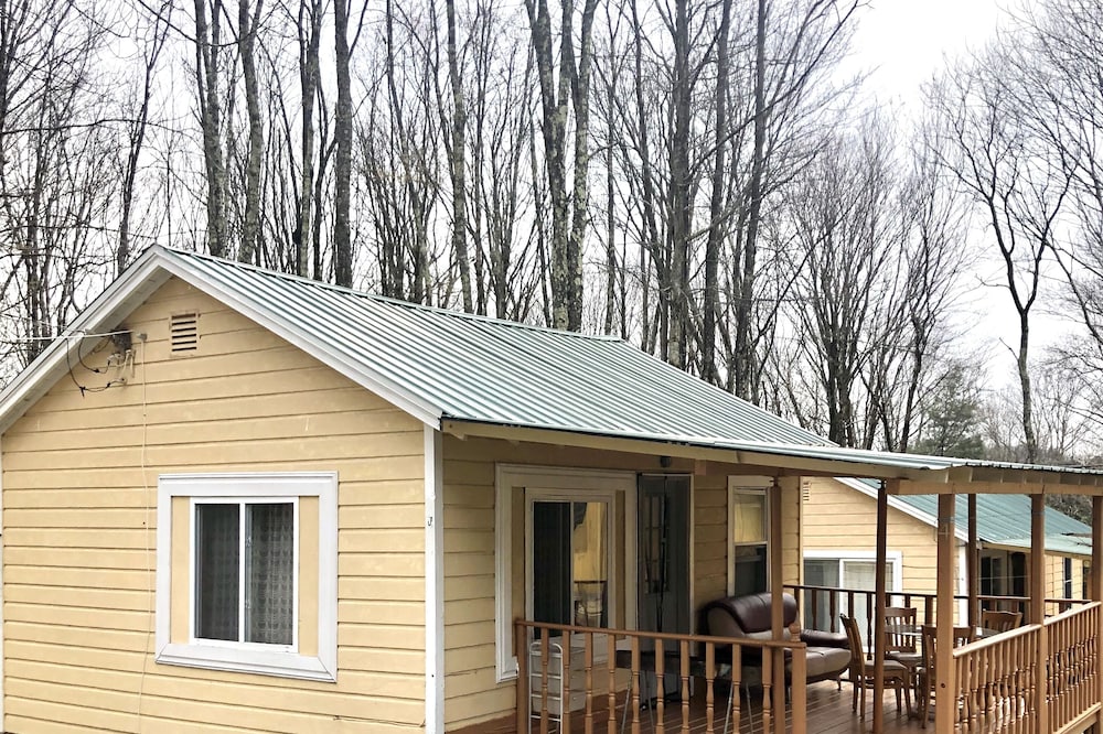 Cozy One bedroom Bungalow with shared pool 8m bethel woods 10m Casino