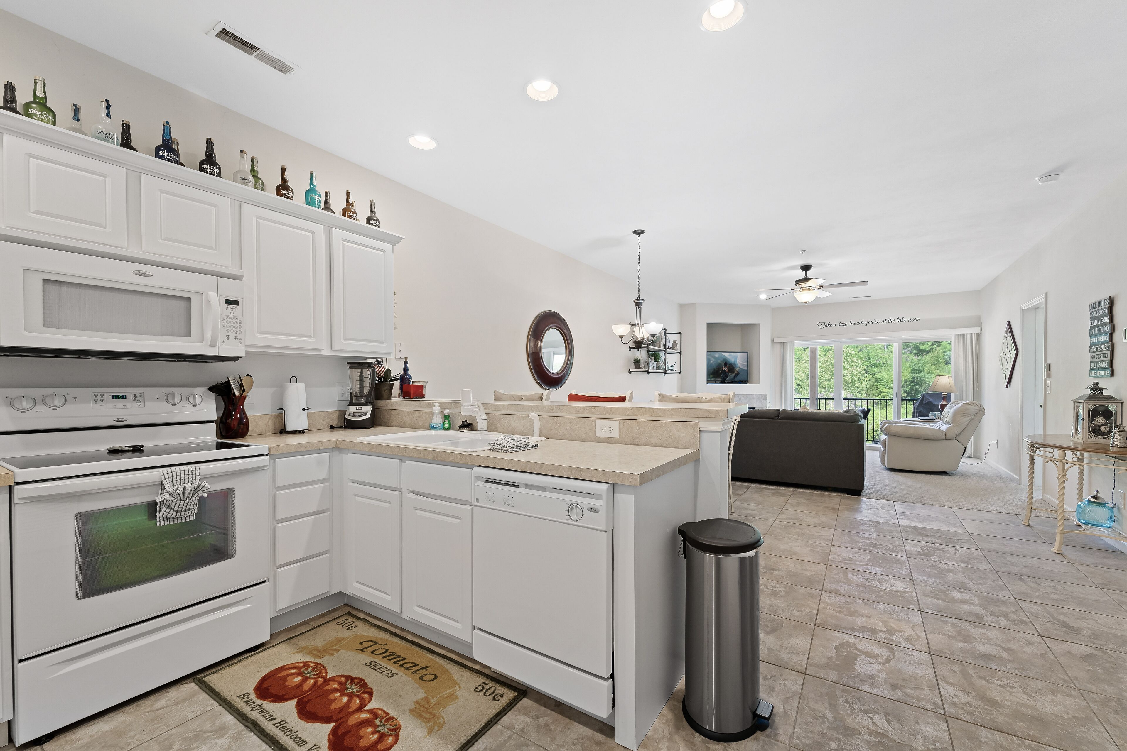 Cedar Heights Condo with Lake & Pool View