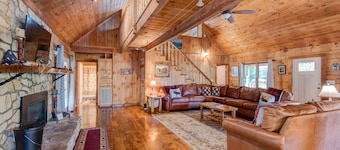 Hidden Serenity- Privacy, Hot Tub, Fire Pit, minutes from Boone