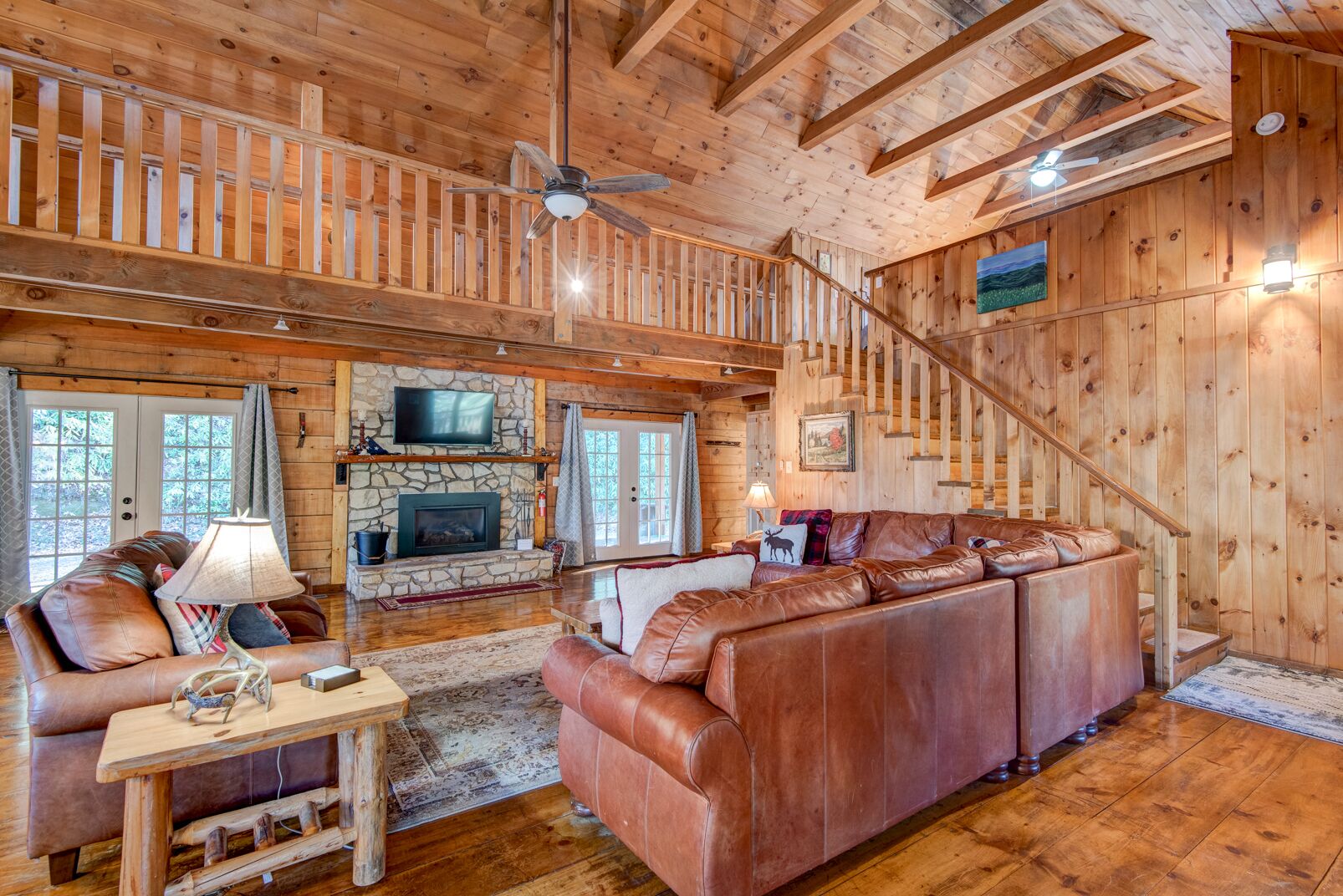 Hidden Serenity- Privacy, Hot Tub, Fire Pit,  minutes from Boone