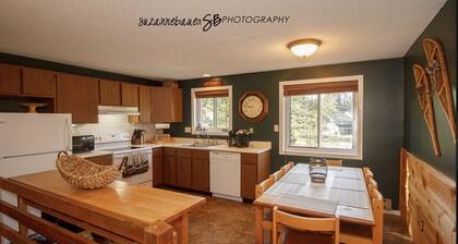 3 story cozy townhouse minutes from mount snow