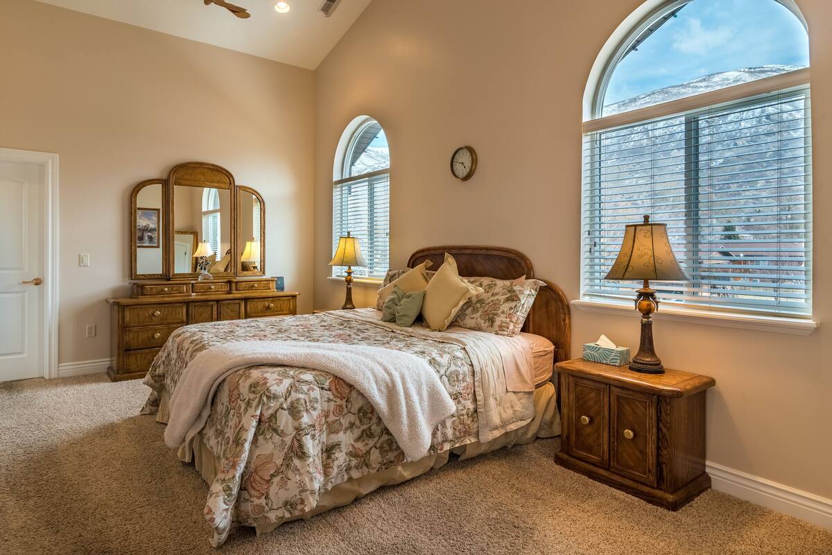 1 bedroom, blackout curtains, iron/ironing board, free WiFi