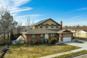 Exterior - Family Crash Pad near SLC (Farmington)