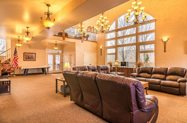 Lobby - Family Crash Pad near SLC (Farmington)