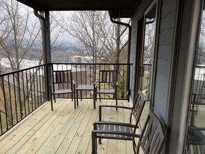 Property grounds - FREE Dollywood Ticket • The Six Iron • 2BD/2BA • Close to Golf Course (Pigeon Forge)