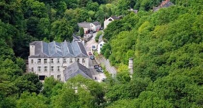 Historic Water Mill in the heart of the Peak District