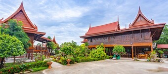 Peaceful Thai wood cabin