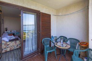 Outdoor dining - Holiday apartment mit Klimaanlage und Meerblick (Crikvenica)