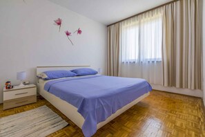 2 bedrooms, WiFi - Holiday apartment mit Klimaanlage und Meerblick (Crikvenica)