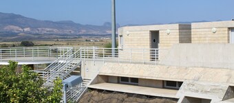 Costas Hostel Action 2