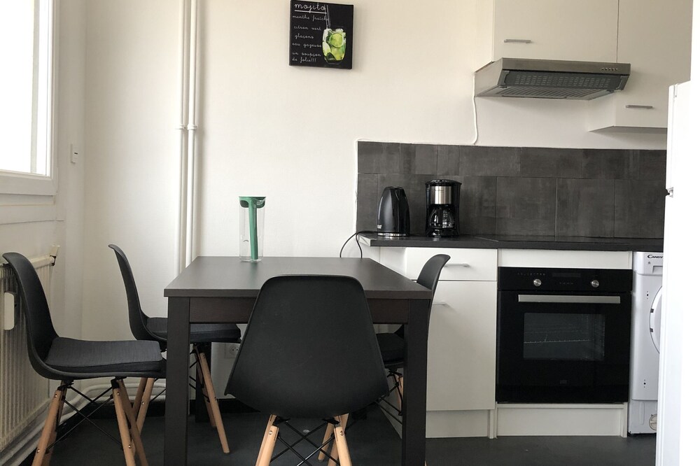 The urban - Top Apartment! Studio + parking + equipped for long stays