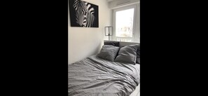 Iron/ironing board, free WiFi, bed sheets - L'urban - Appart au Top! Studio + parking + equipped for long stays (Metz)