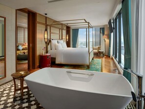 Suite Deluxe, 1 cama King size, con acceso al salón lounge del club | Ropa de cama hipoalergénica y caja de seguridad en la habitación