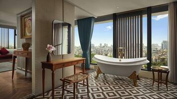 Presidential Suite, Club Lounge Access | Hypo-allergenic bedding, in-room safe, desk, laptop workspace