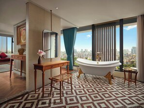 Suite Présidentielle, accès au salon club | Salle de bain