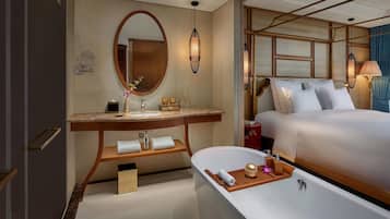 Grand Deluxe, King Bed, High Floor | Bad