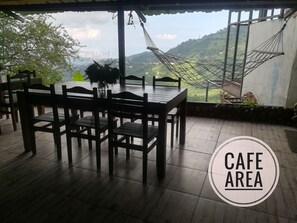 Outdoor dining - Bungalow sea+mountain view (Batumi)