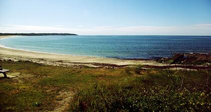 Appartement en bord de mer,beau balcon, plages,sentiers et commerces à proximité