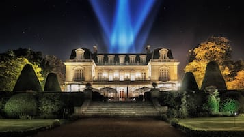 Façade de l’hébergement - soirée/nuit