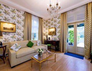 Minibar, safe på rommet, individuelt dekorert og individuelt innredet