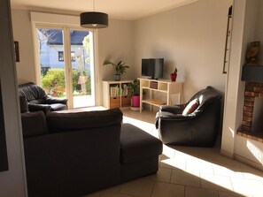 TV - Large family home in the heart of Ile Tudy (Île-Tudy)