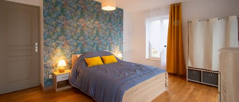 3 bedrooms, iron/ironing board, free WiFi, wheelchair access