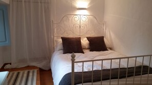 2 soverom, reiseseng for barn, wi-fi (inkludert) og sengetøy