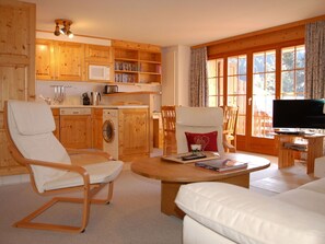 TV, peis og DVD-spiller