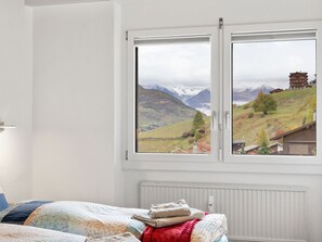 2 Schlafzimmer, Reisekinderbett, kostenloses WLAN