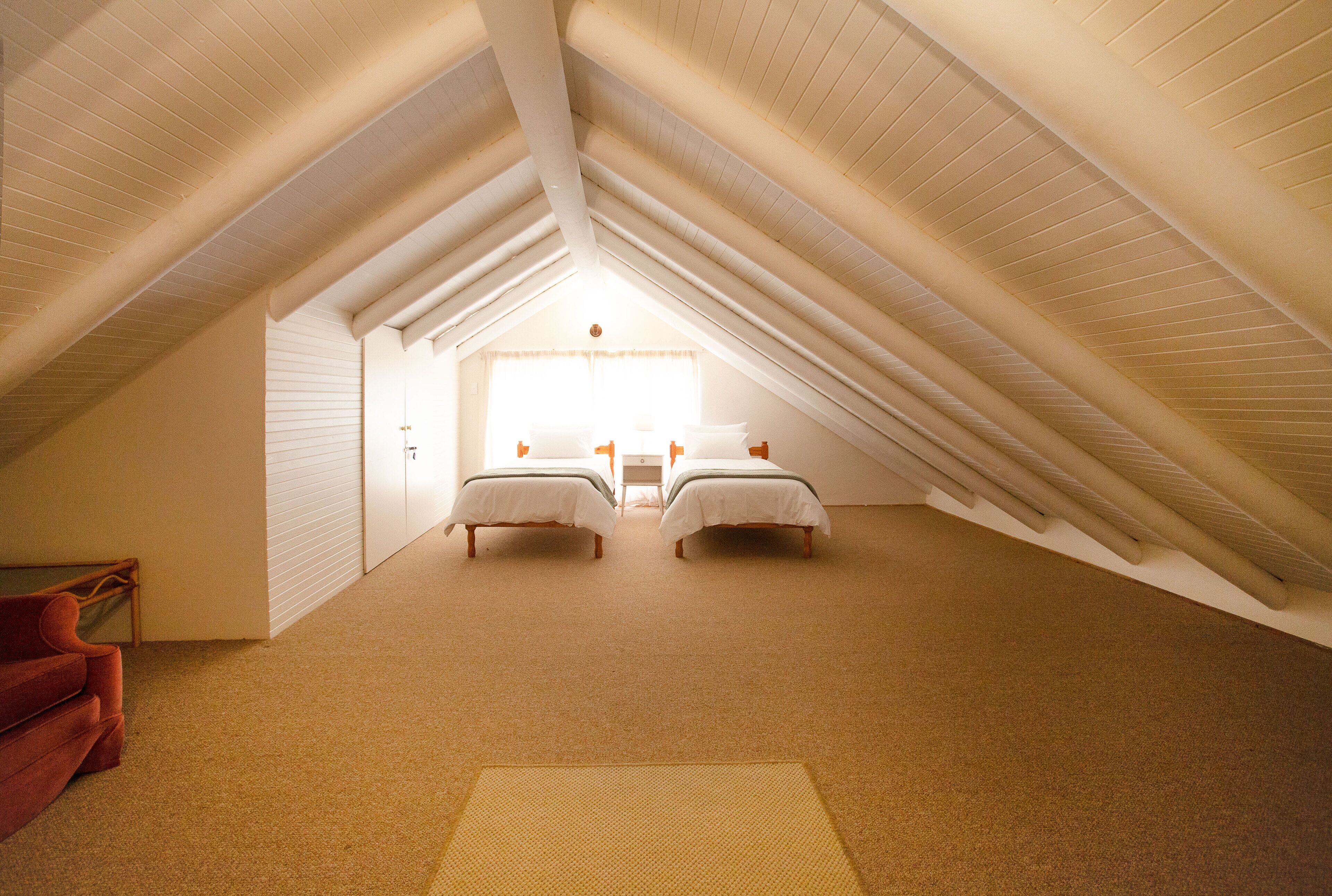 4 chambres, coffres-forts dans les chambres, fer et planche à repasser