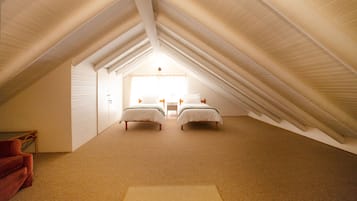 4 chambres, coffres-forts dans les chambres, fer et planche Ă repasser